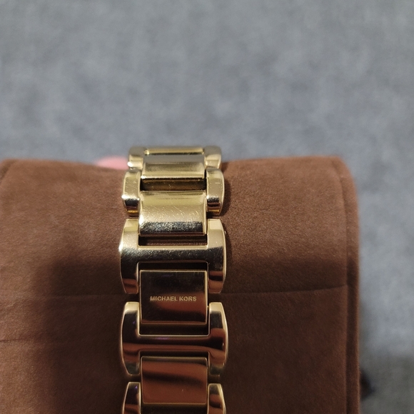 🤎Michael Kors Watch - Picture 4 of 6